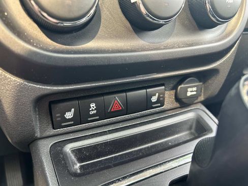 Used 2016 Jeep Patriot High Altitude image 24