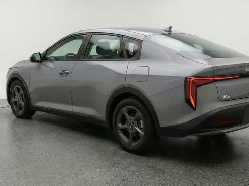 Used 2025 Kia K4 LXS image 6