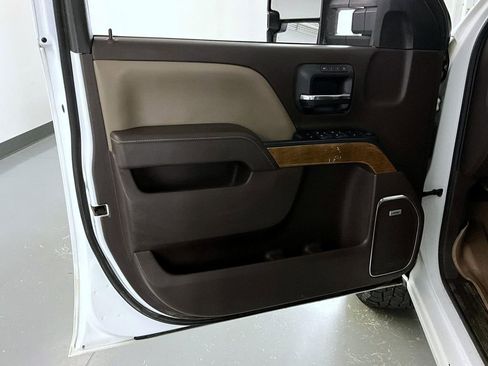 Used 2018 Chevrolet Silverado 1500 LTZ w/ Sport Package image 9