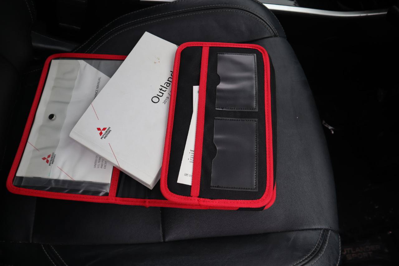 Used 2019 Mitsubishi Outlander SEL AWD/4WD image 37