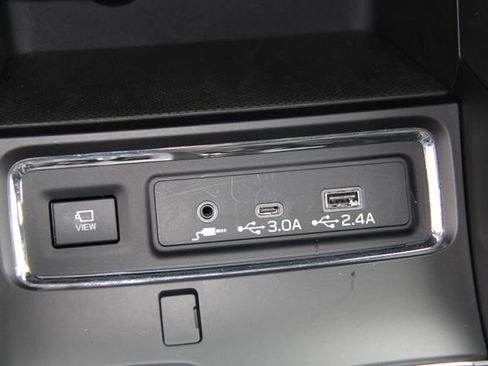 Used 2025 Subaru Ascent Limited AWD/4WD image 29