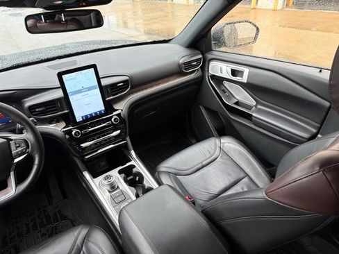 Used 2022 Ford Explorer Platinum w/ Equipment Group 601A AWD/4WD image 21