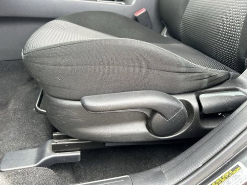 Used 2012 MAZDA MAZDA3 i Touring FWD image 22
