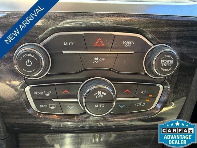 Used 2019 Chrysler 300 Touring w/ Sport Appearance Package RWD image 13