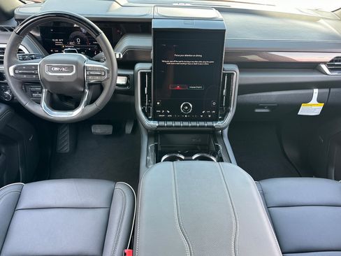 New 2025 GMC Yukon XL Elevation image 12