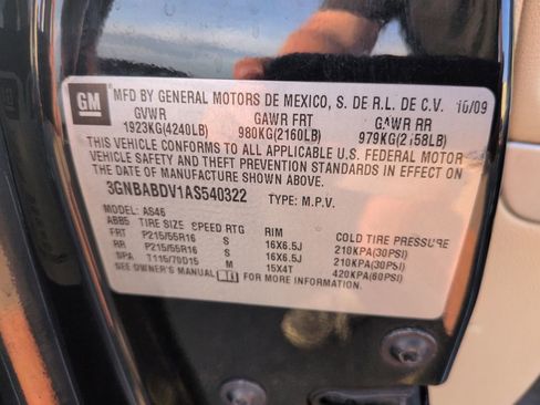 Used 2010 Chevrolet HHR LT FWD image 29