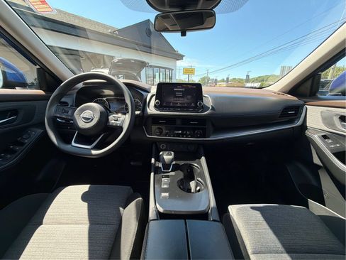 Used 2023 Nissan Rogue SV FWD image 26