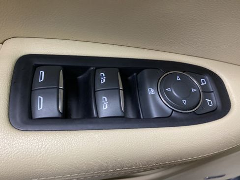Used 2019 Cadillac XT5 AWD image 20