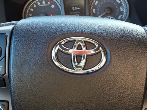 Used 2022 Toyota Tacoma TRD Sport image 20