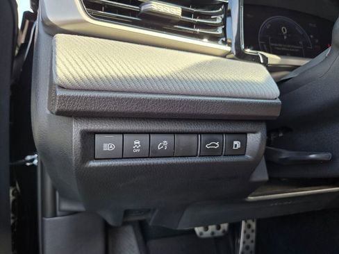 Used 2025 Toyota Camry SE FWD image 27