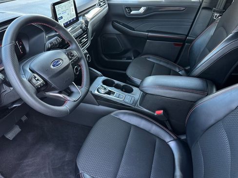 Certified 2025 Ford Escape ST-Line AWD/4WD image 9