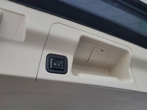 Used 2023 GMC Acadia Denali w/ Denali Ultimate Package AWD/4WD image 55