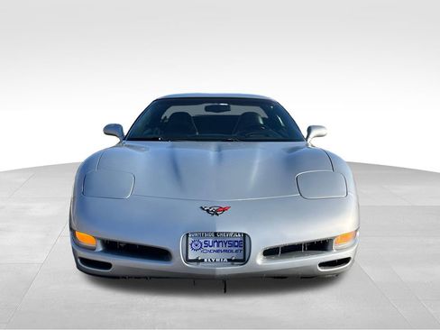 Used 2000 Chevrolet Corvette Coupe w/ Roof Pkg RWD image 7