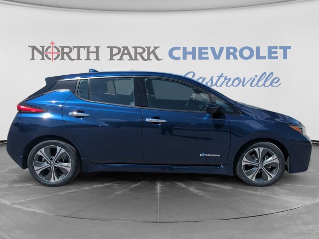 Used 2018 Nissan Leaf SL w/ SL Technology Package FWD image 2