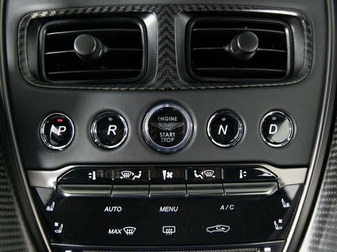 Used 2022 Aston Martin DBS Superleggera image 21