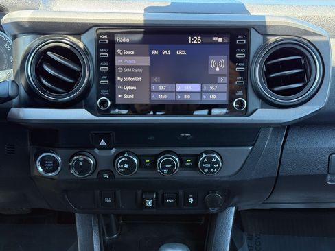 Used 2020 Toyota Tacoma TRD Sport AWD/4WD image 25