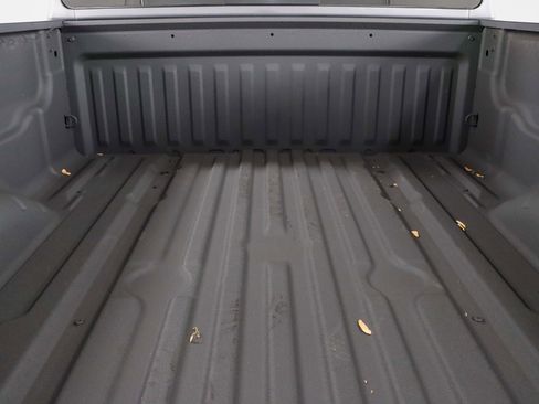 Used 2023 Nissan Titan SV image 30