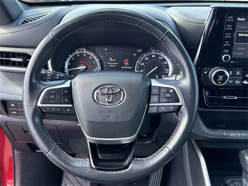 Used 2022 Toyota Highlander XSE image 19