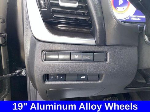 Used 2023 Nissan Rogue Platinum w/ Platinum Premium Package image 30