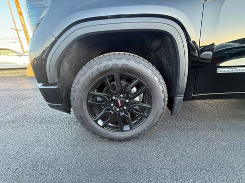 Used 2025 GMC Sierra 1500 Elevation image 9