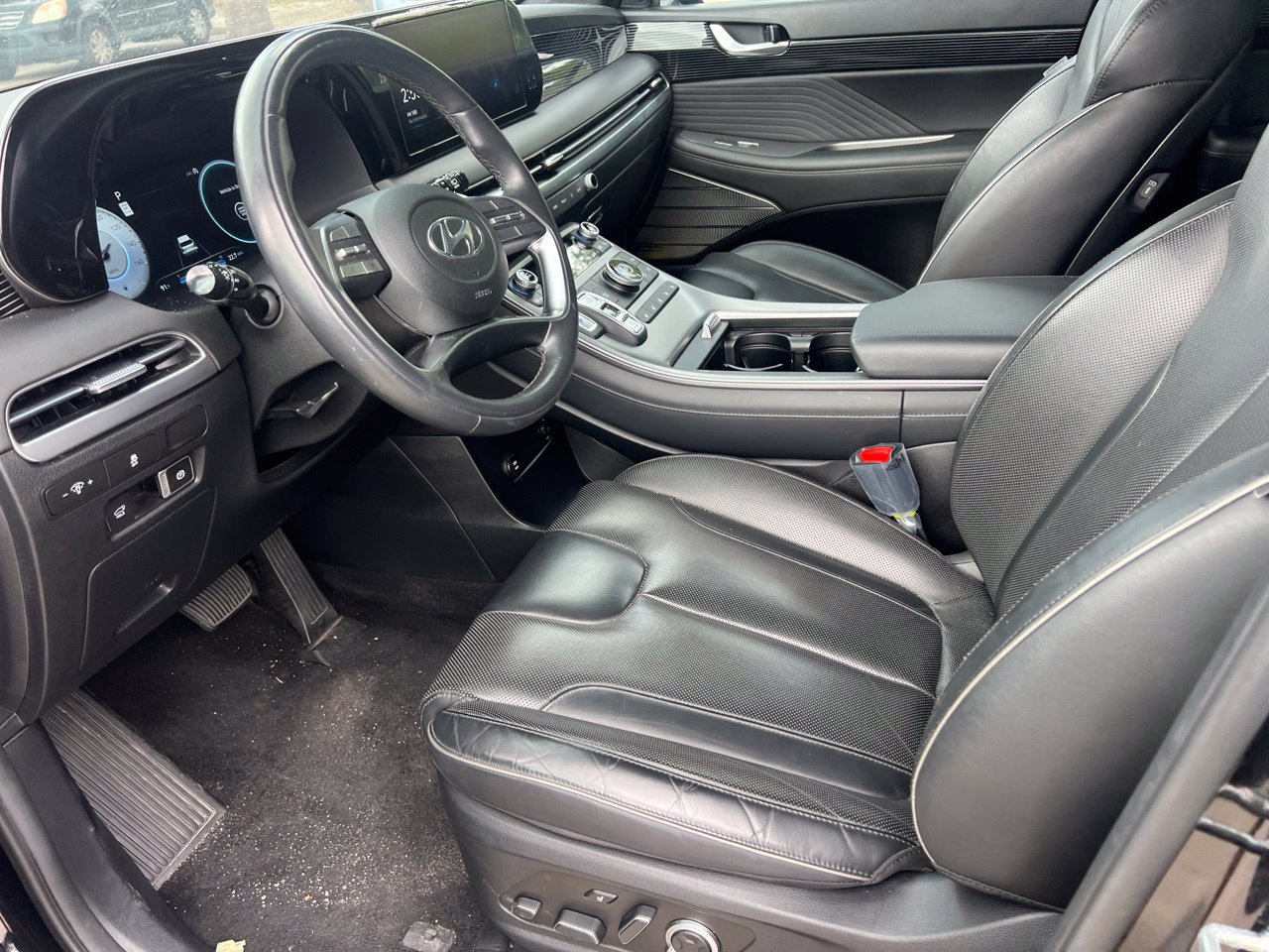 Used 2024 Hyundai Palisade Calligraphy FWD image 3