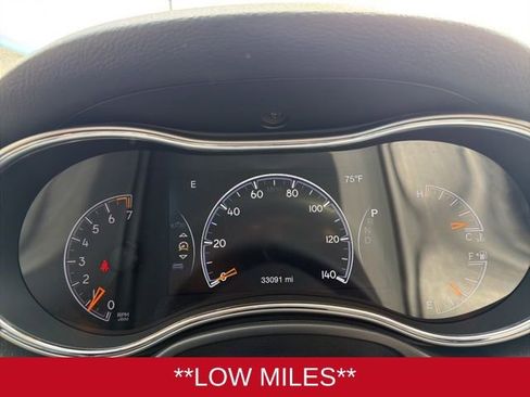 Used 2021 Jeep Grand Cherokee Laredo image 11