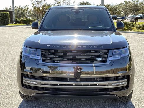 New 2025 Land Rover Range Rover Long Wheelbase SE image 8