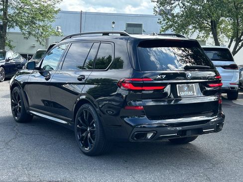 Used 2024 BMW X7 xDrive40i w/ M Sport Package AWD/4WD image 3
