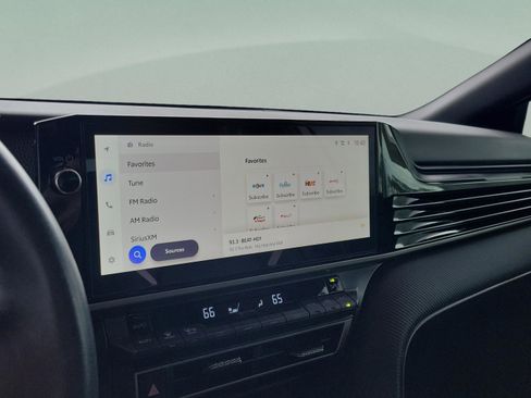 Certified 2025 Toyota Camry SE image 11