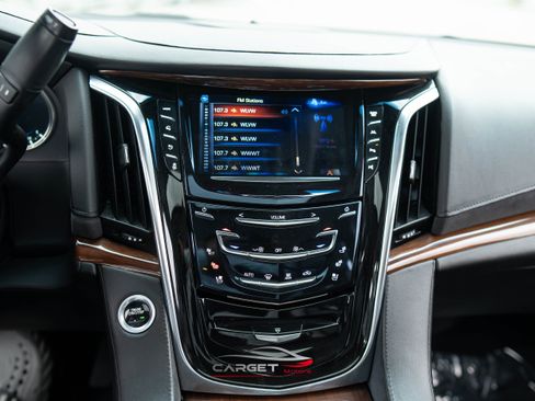 Used 2019 Cadillac Escalade ESV Luxury AWD/4WD image 30