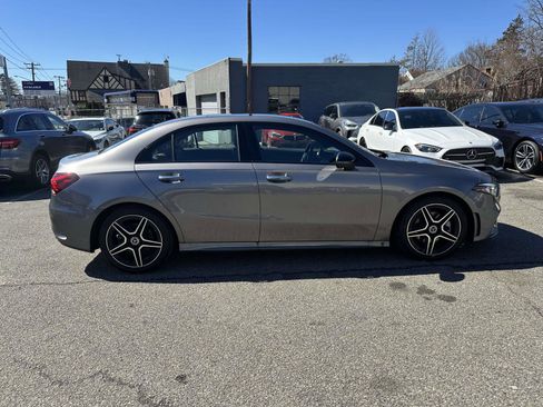Used 2022 Mercedes-Benz A 220 4MATIC image 2