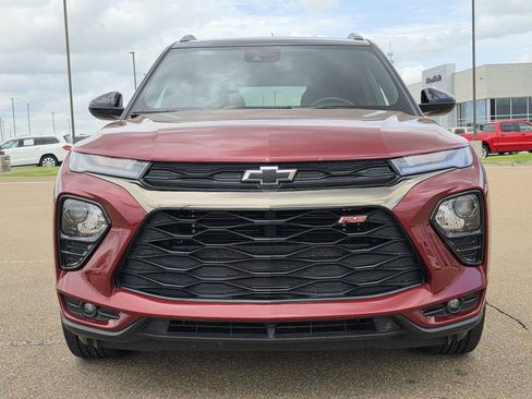 Used 2023 Chevrolet TrailBlazer RS w/ Convenience Package FWD image 2