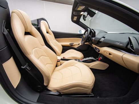Used 2018 Ferrari 488 Spider RWD image 21