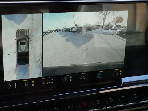 Used 2022 Chevrolet Silverado 1500 ZR2 w/ Technology Package image 31