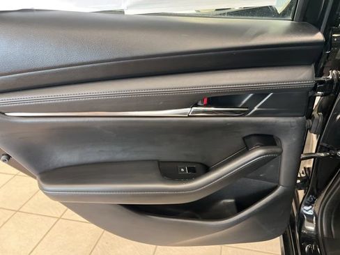 Used 2022 MAZDA MAZDA3 s FWD image 15