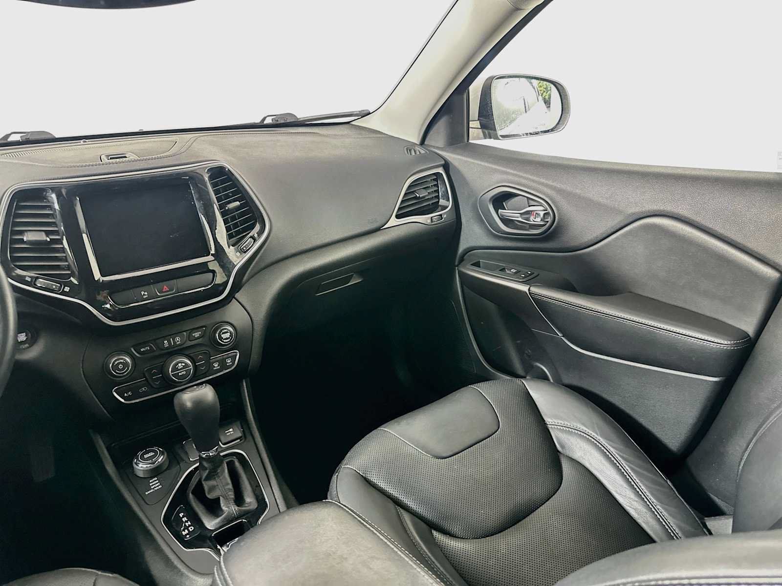 Used 2019 Jeep Cherokee Limited AWD/4WD image 21