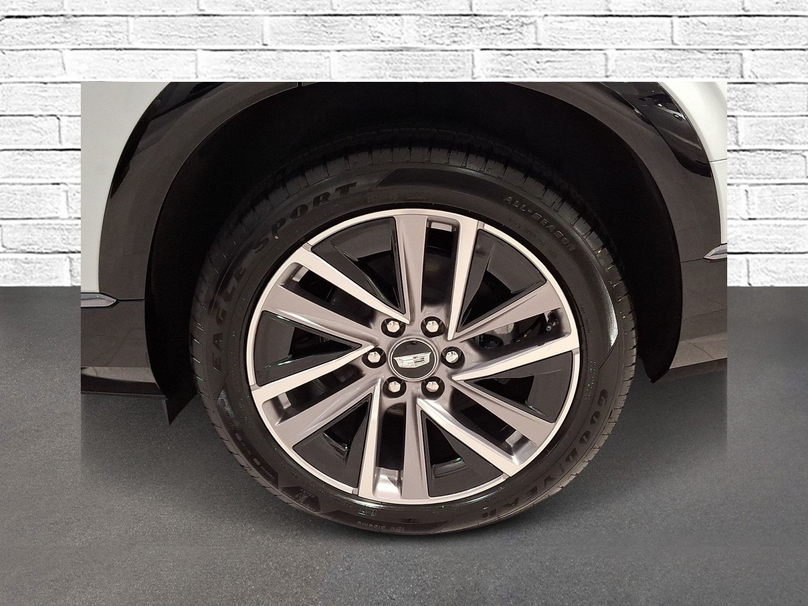 Used 2026 Cadillac Vistiq Sport w/ LPO, Floor Liner Package AWD/4WD image 9
