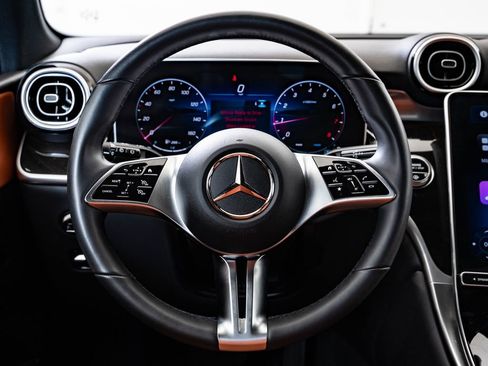 Certified 2025 Mercedes-Benz GLC 300 4MATIC image 40