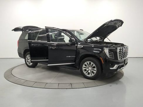 Used 2025 GMC Yukon XL Denali AWD/4WD image 10