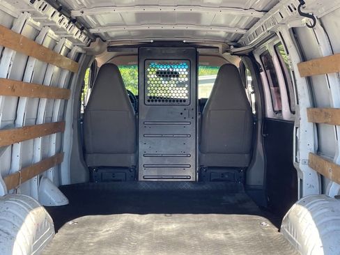 Used 2019 GMC Savana 2500 w/ Driver Convenience Package image 17