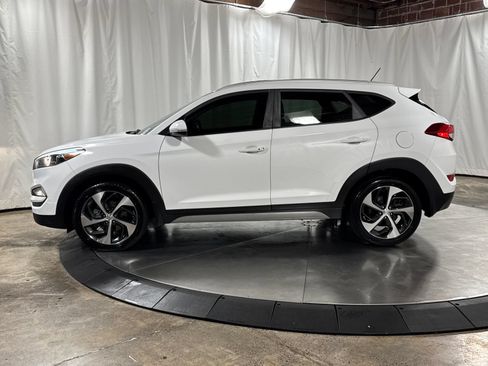 Used 2017 Hyundai Tucson Sport w/ Cargo Package FWD image 6