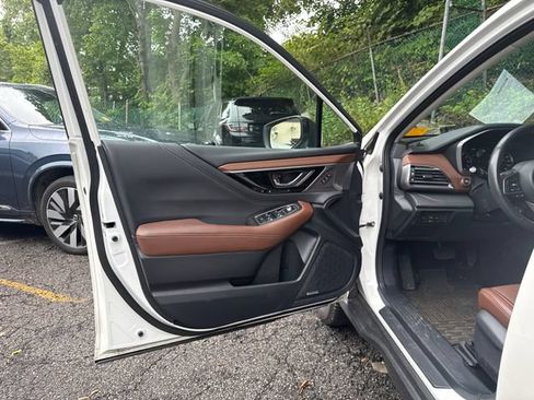 Used 2022 Subaru Outback Touring XT AWD/4WD image 8