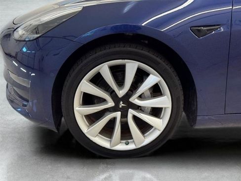 Used 2018 Tesla Model 3 Mid Range RWD image 34