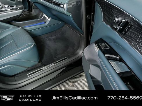 Certified 2024 Cadillac Lyriq Luxury w/ Nappa Leather Package image 27