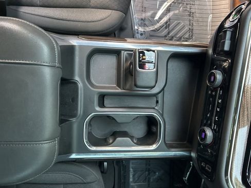 Used 2024 Chevrolet Silverado 1500 LT Trail Boss w/ Convenience Package II AWD/4WD image 19