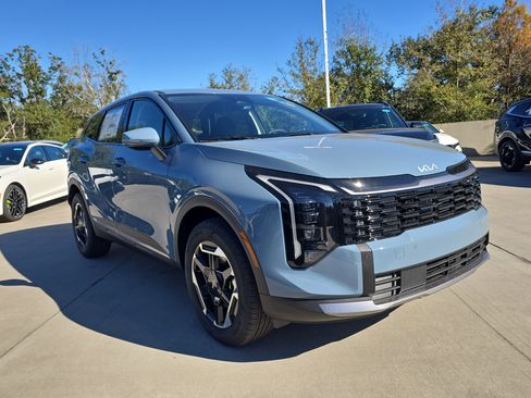 New 2026 Kia Sportage S image 2