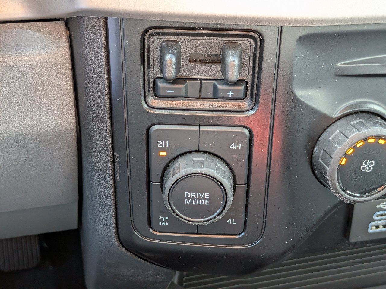 New 2027 Ford F250 XL w/ STX Appearance Package AWD/4WD image 24