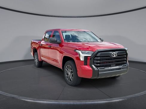 Used 2025 Toyota Tundra SR AWD/4WD image 12