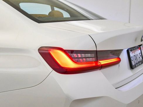 Used 2025 BMW 330i Sedan w/ Premium Package image 12