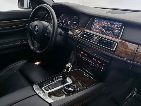 Used 2015 BMW 750Li xDrive AWD/4WD image 26